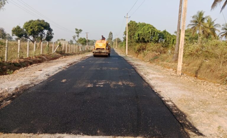 ​ಮದ್ದೂರು | ಲೋಕಾಯುಕ್ತಕ್ಕೆ ನೀಡಿದ ದೂರಿನ ಫಲಶ್ರುತಿ; ಕಳಪೆ ರಸ್ತೆಗೆ ಮರುಜೀವ