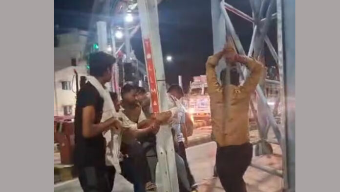 ಆರ್ಮಿ, ಸೈನಿಕ, ಹಲ್ಲೆ, ಟೋಲ್ ಬೂತ್, ಭಾರತೀಯ ಸೇನೆ, Army, soldier, attack, toll booth, Indian Army,