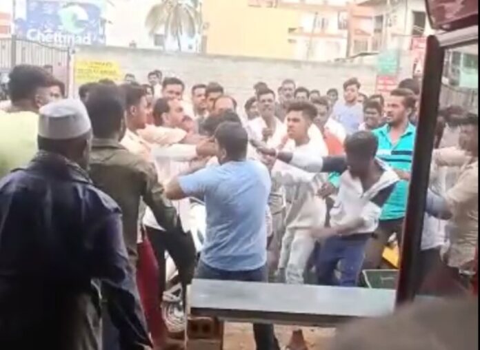 Fight between BJP JDS workers;