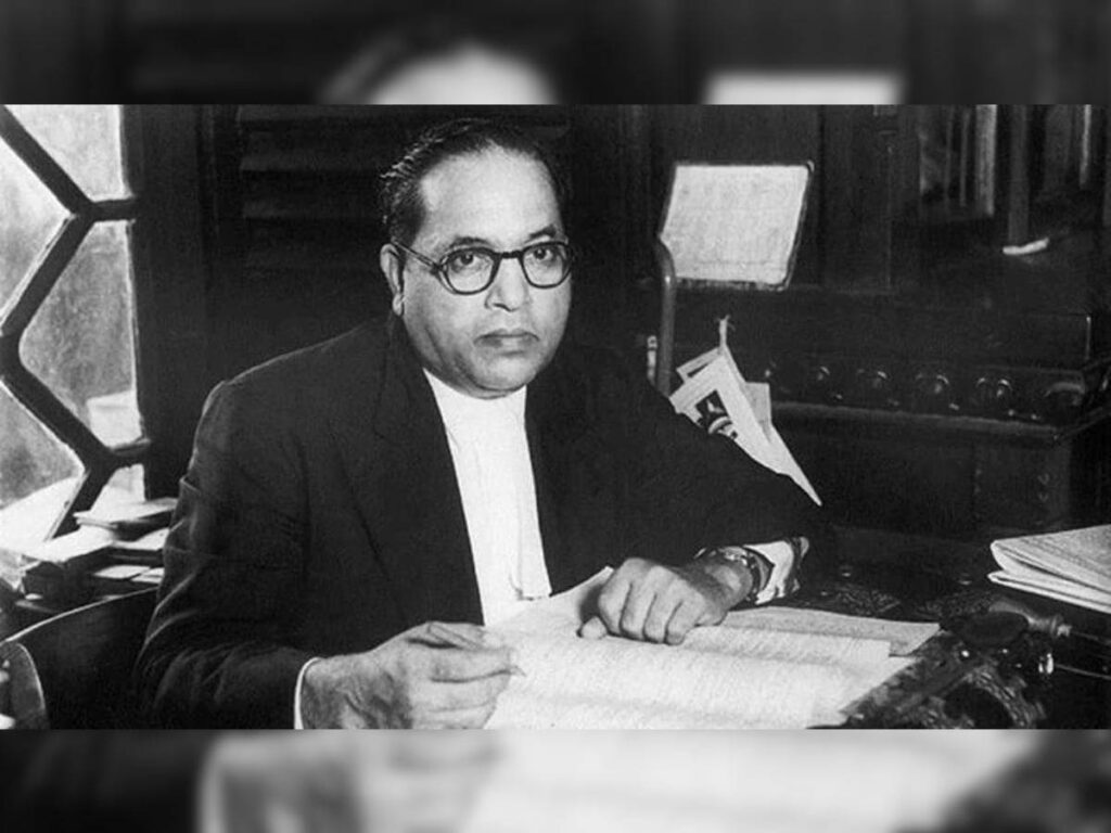 dr babasaheb ambedkar with books k3x1prth1wyz89ez