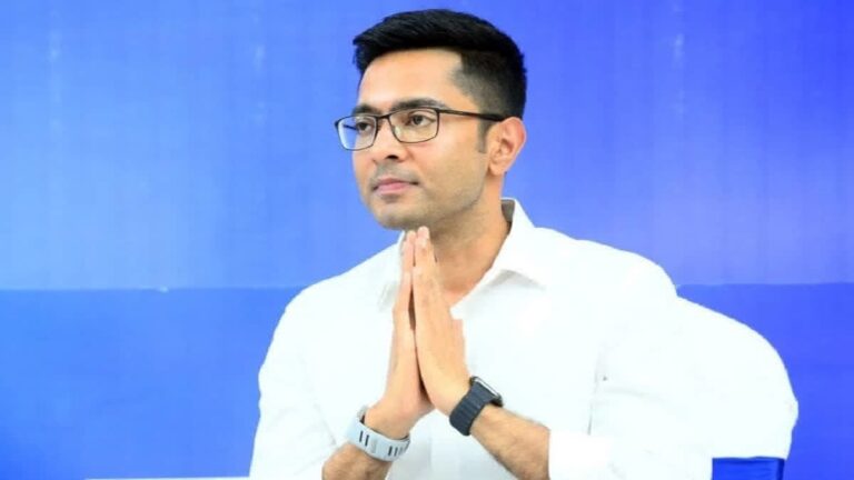 20 ಬಂಡಾಯ ಸಂಸದರ ಅನರ್ಹತೆಗೆ ಆಗ್ರಹ: ಸುಪ್ರೀಂ ಕೋರ್ಟ್&zwnj;ಗೆ ಅಭಿಷೇಕ್ ಬ್ಯಾನರ್ಜಿ ಅರ್ಜಿ