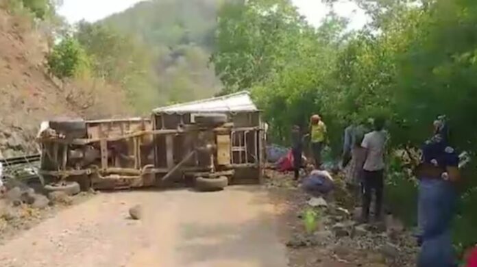ಪಿಕ್ ಅಪ್ ವ್ಯಾನ್
