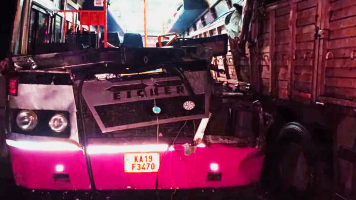 ಯಲ್ಲಾಪುರ, ಓವರ್‌ಟೇಕ್‌, ಲಾರಿ, KSRTC, ಬಸ್‌, ಅಪಘಾತ, Yellapur, Overtake, Lorry, KSRTC, Bus, Accident,