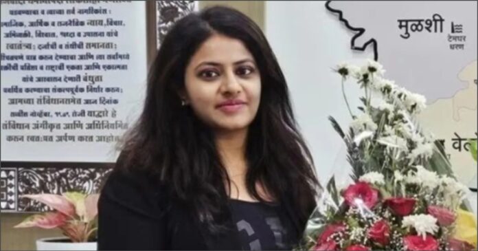 ಪೂಜಾ ಖೇಡ್ಕರ್‌