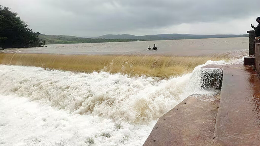 ರಾಜ್ಯದ 17 ಜಿಲ್ಲೆಗಳಲ್ಲಿ ಮುಂದಿನ 3 ದಿನ ಭಾರೀ ಮಳೆ: ಹವಾಮಾನ ಇಲಾಖೆ