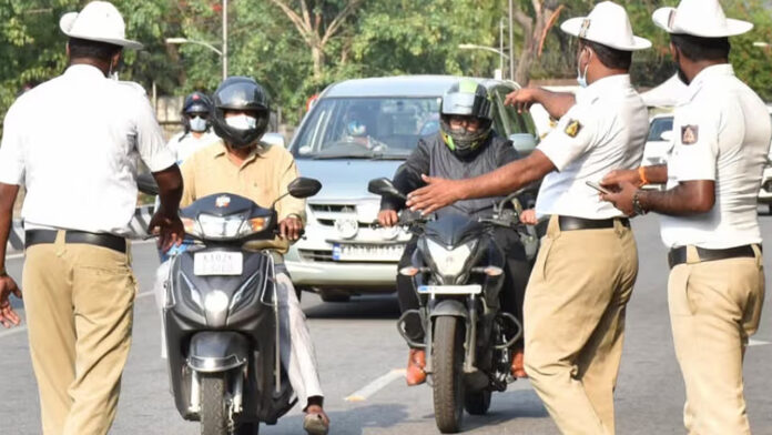 ಜಪಾನ್‌ ಪ್ರವಾಸಿ, ಲಂಚ, ಪೊಲೀಸರು, ಅಮಾನತು, ಗುರುಗ್ರಾಮ, ಉತ್ತರ ಪ್ರದೇಶ, Japan tourist, bribe, police, suspension, Gurugram, Uttar Pradesh,