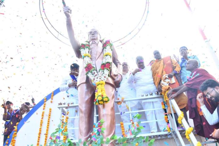 ಅಂಬೇಡ್ಕರ್‌ ಪುತ್ಥಳಿ