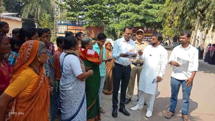 ಅಕ್ರಮವಾಗಿ ಮದ್ಯ ಮಾರಾಟ ಮಾಡುತ್ತಿರುವದರ ತಡೆಗೆ ಆಗ್ರಹ