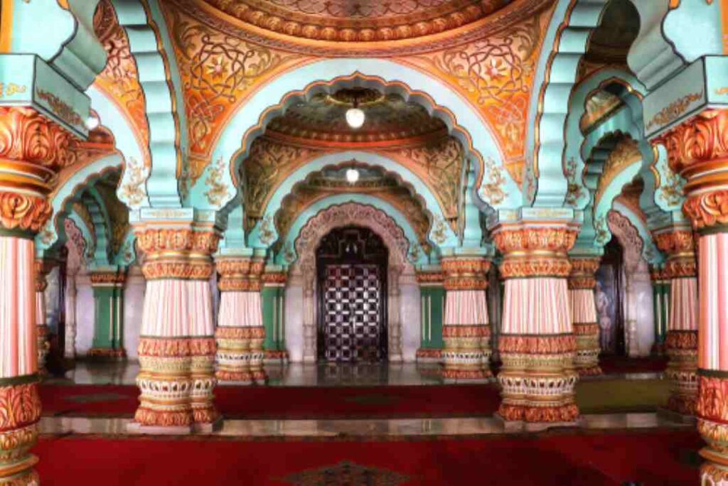 ಅರಮನೆಯ ಒಳಭಾಗ