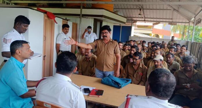 ಪಾರ್ಕಿಂಗ್‌ ಅವ್ಯವಸ್ಥೆಗೆ ಆಟೋ ಚಾಲಕರ ಆಕ್ರೋಶ