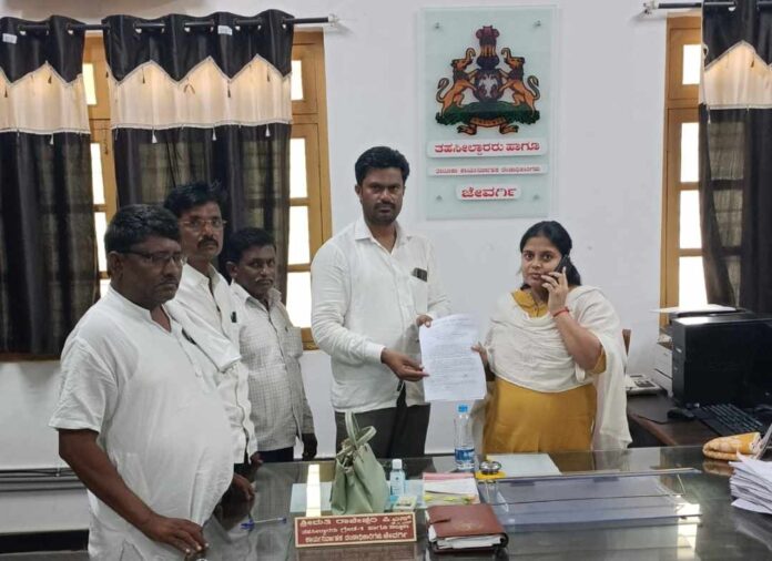 ಲಂಚ ಆರೋಪಕ್ಕೆ ಆದರ್ಶ ಗ್ರಾಮ ಸಮಿತಿ ಖಂಡನೆ
