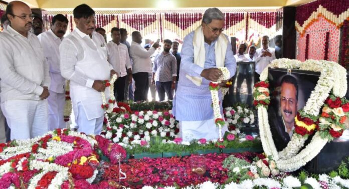 ಆರ್_ ಧೃವನಾರಾಯಣ