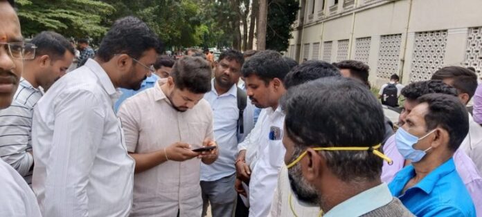 ಕಂಪ್ಯೂಟರ್‌ ಆಪರೇಟರ್‌ ಆತ್ಮಹತ್ಯೆ ಹಿನ್ನೆಲೆಯಲ್ಲಿ ಉಪ ತಹಶೀಲ್ದಾರ್‌ ಅಮಾನತು