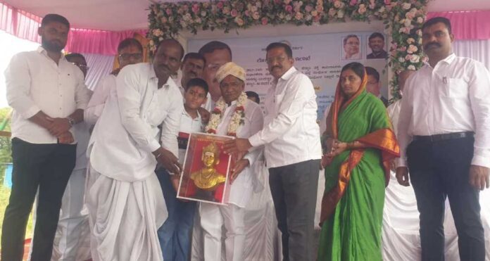 ಕಬ್ಬು ಸಾಗಣೆಗೆ ರಸ್ತೆ ಕಾಮಗಾರಿ