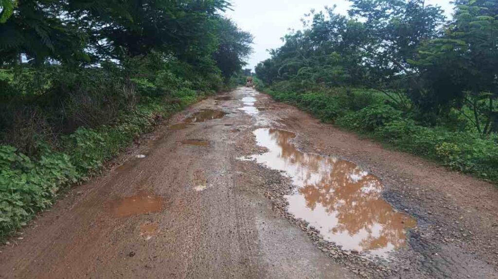 ಕರ್ಜಗಿ ರಸ್ತೆ ಗುಂಡಿ