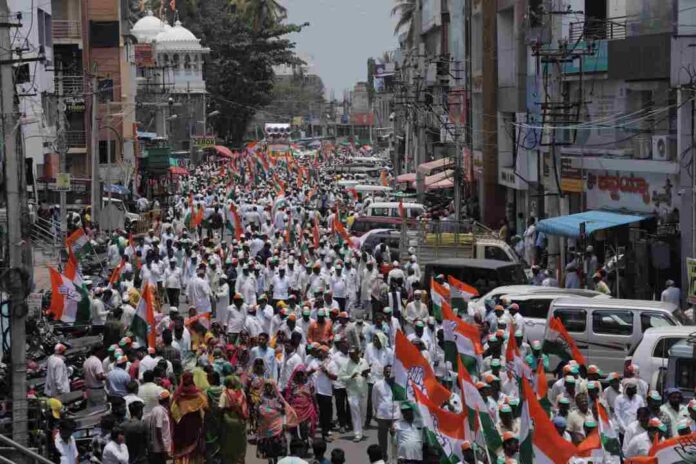 ಕಾಂಗ್ರೆಸ್‌ ಅಭ್ಯರ್ಥಿ ನಾಮಪತ್ರ ಸಲ್ಲಿಕೆ