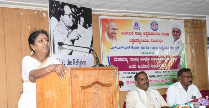 ‌ಗಾಂಧೀಜಿ ಕುರಿತು ಕುಲಪತಿ ಬಿ ಕೆ ತುಳಸೀಮಾಲ ಭಾಷಣ