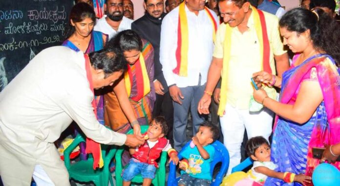 ಕೂಸಿನ ಮನೆ ‌ಉದ್ಘಾಟನೆ ವೇಳೆ ಮಕ್ಕಳೊಂದಿಗೆ