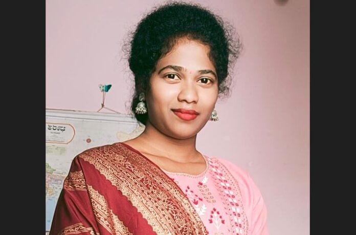 ಕೃತಿಕಾ ಕೆ ಆರ್‌ಗೆ ಹಂಪಿ ವಿವಿಯಿಂದ ಪದವಿ ಪ್ರದಾನ