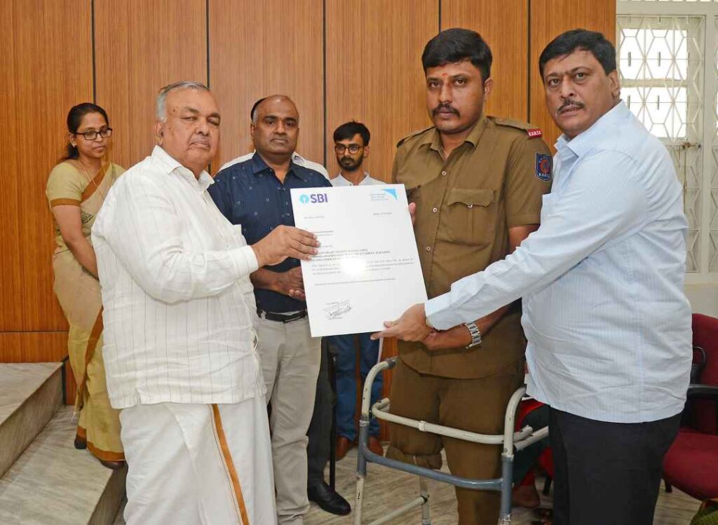 ಕೆಎಸ್‌ಆರ್‌ಟಿಸಿ ನೌಕರ
