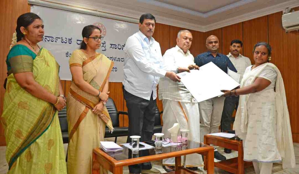 ಕೆಎಸ್‌ಆರ್‌ಟಿಸಿ ನೌಕರರ ಕುಟುಂಬಸ್ಥರಿಗೆ ಪರಿಹಾರ 1