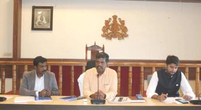 ಕೊಡಗು ಜಿಲ್ಲಾಧಿಕಾರಿ ಸಭೆ