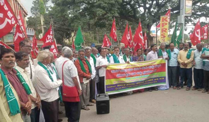 ಕೊಬ್ಬರಿ ಬೆಂಬಲ ಬೆಲೆಗೆ ಆಗ್ರಹ