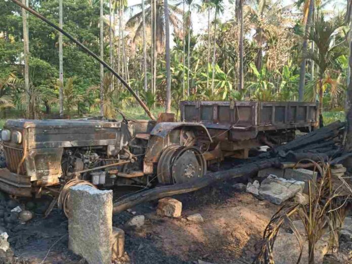 ಕೊಬ್ಬರಿ ಶೆಡ್‌ಗೆ ಬೆಂಕಿ