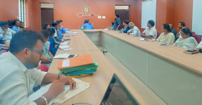 ಅನಧಿಕೃತ ವೈದ್ಯಕೀಯ ಕ್ಲಿನಿಕ್‌ಗಳನ್ನು ತೆರವುಗೊಳಿಸುವಂತೆ ಜಿಲ್ಲಾಧಿಕಾರಿ ಸೂಚನೆ