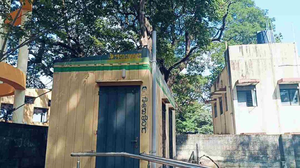 ಕ್ಯಾಬಿನ್‌ ಶೌಚಾಲಯ