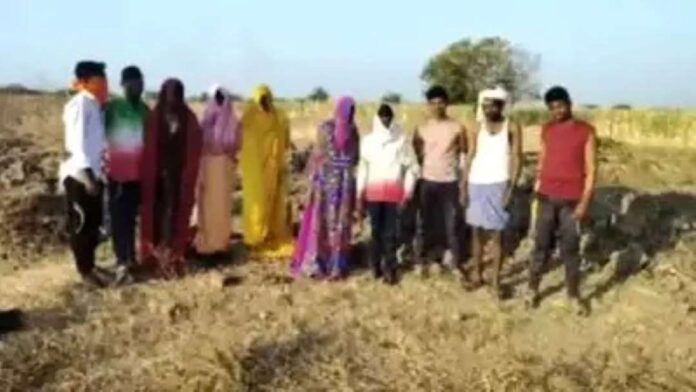 ಗಂಡಸರಿಗೆ ಸೀರೆ ಉಡಿಸಿ ಮನರೇಗಾದಲ್ಲಿ ಅಕ್ರಮ