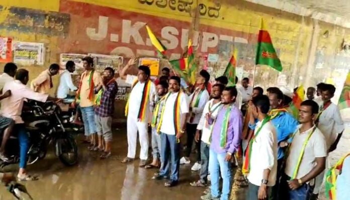 ಗದಗ ಮುಖ್ಯರಸ್ತೆ