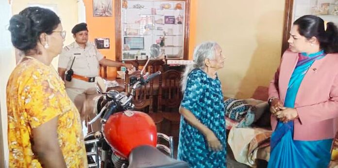 ಗೃಹ ಬಂಧನದಲ್ಲಿದ್ದ ವೃದ್ಧೆ