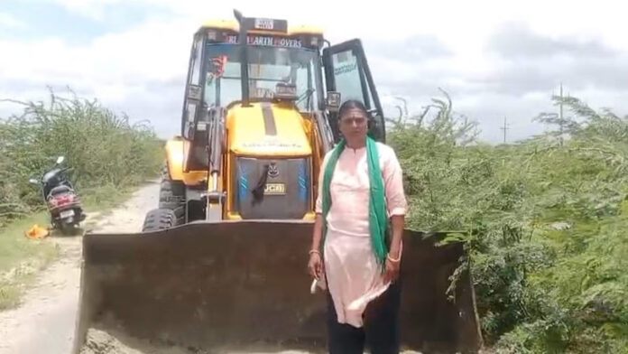 ಕೊಪ್ಪಳ, ಗೃಹಲಕ್ಷ್ಮಿ ಯೋಜನೆ, ಗೃಹಲಕ್ಷ್ಮಿ ಹಣ, ರಸ್ತೆ ದುರಸ್ತಿ, Koppal, Grihalakshmi Yojana, Grihalakshmi Money, Road Repair,