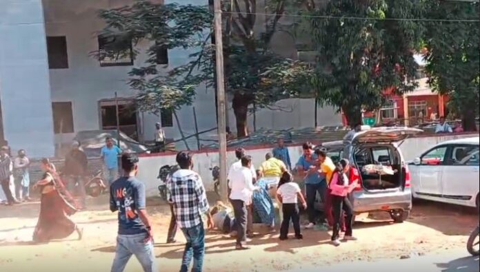 ಸಿಮೀಯ ಶೈಲಿಯಲ್ಲಿ ದಾಳಿ