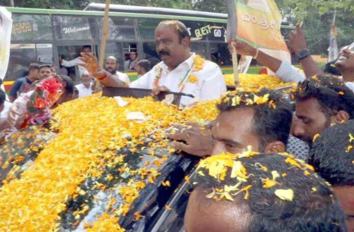 ಜೆಡಿಎಸ್‌ ಜಿಲ್ಲಾಧ್ಯಕ್ಷ ಕಾಂಗ್ರೆಸ್‌ ಸೇರ್ಪಡೆ