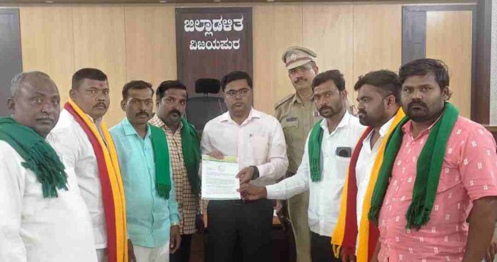 ಟೋಲ್‌ ಹಣ ಸಂಗ್ರಹಿಸದಂತೆ ಒತ್ತಾಯ