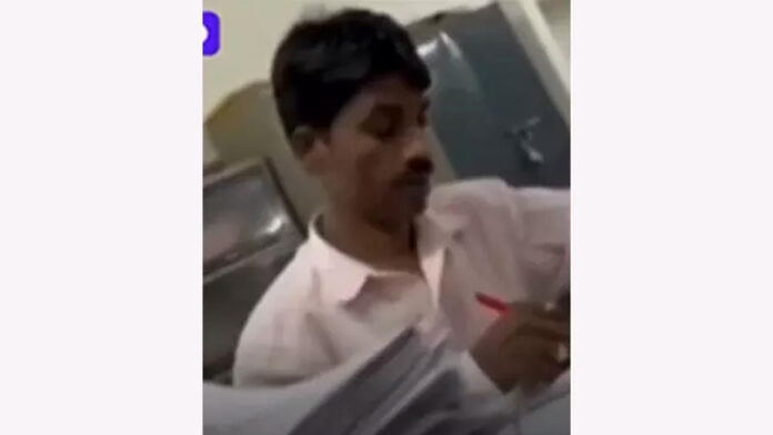 ಪರೀಕ್ಷೆ, ಉತ್ತರ ಪತ್ರಿಕೆ, ಮೌಲ್ಯಮಾಪನ, ಡಿ ಗ್ರೂಪ್‌ ನೌಕರ, ಪ್ರಾಂಶುಪಾಲ ಅಮಾನತು, Examination, answer sheet, evaluation, D Group employee, principal suspension,