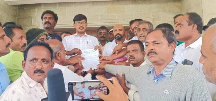 ತೆಂಗು ಬೆಳೆಗಾರರು