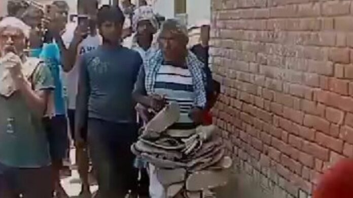 ಚಪ್ಪಲಿ ಹಾರ