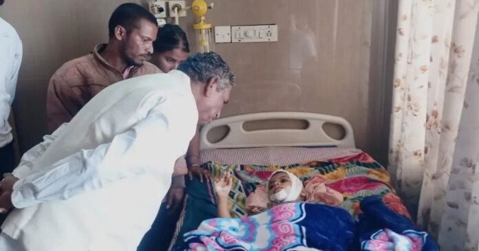 ದೇವನಹಳ್ಳಿ ಸರ್ಕಾರಿ ಶಾಲೆ ಮಕ್ಕಳನ್ನು ಭೇಟಿ ಮಾಡಿದ ಸಚಿವ ಮುನಿಯಪ್ಪ