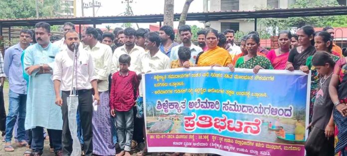 ಧರ್ಮರಾಜಕಾರಣದ ವಿರುದ್ಧ ಅಲೆಮಾರಿ ಶಿಳ್ಳೆಕ್ಯಾತ ಹಕ್ಕುಗಳ ಗೌರವ ಸಲಹೆಗಾರ ಸಂತೋಷ್ ಬಜಾಲ್ ಕಿಡಿ