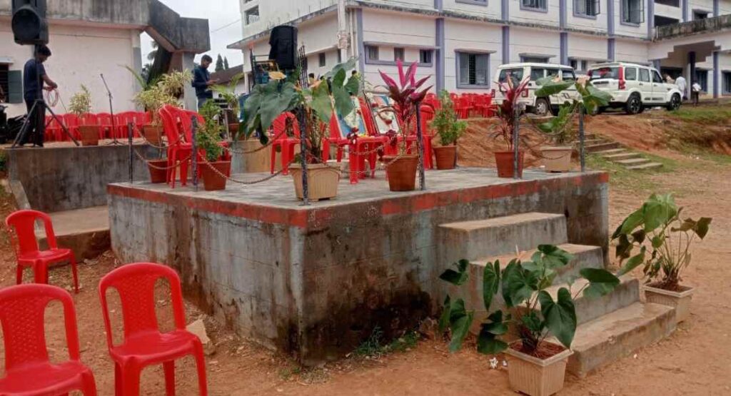 ಧ್ವಜಸ್ತಂಭದ ಕಟ್ಟೆ