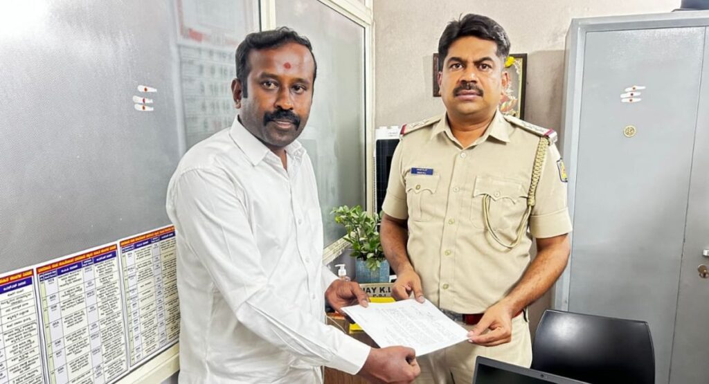 ನವೀನ್ ಕುಮಾರ್ 1