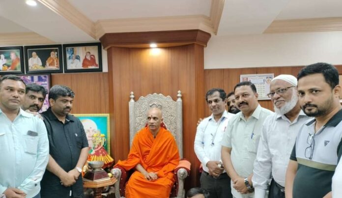 ನಿರ್ಮಲಾನಂದ ಸ್ವಾಮೀಜಿ ಭೇಟಿ