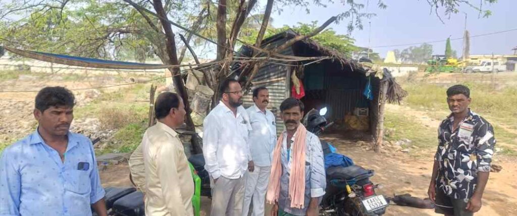 ನೆಲ ಬಾಡಿಗೆ ಪಡೆದು ಗುಡಿಸಲು 6