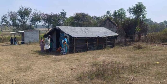ನೆಲ ಬಾಡಿಗೆ ಪಡೆದು ಗುಡಿಸಲು