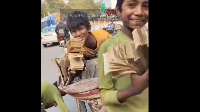 ಚಿಂದಿ ಆಯುವ ಮಕ್ಕಳು, 500 ರೂ. ನೋಟು, ವಿಡಿಯೋ ವೈರಲ್, ಆರ್‌ಬಿಐ, ನೋಟು ಅಮಾನ್ಯೀಕರಣ, ನೋಟ್ ಬ್ಯಾನ್, Children picking rags, Rs 500 note, video viral, RBI, demonetization, note ban,