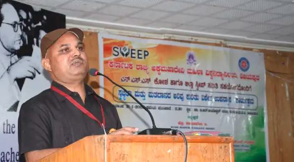 ‌ಮತದಾನದ ಅರಿವು ಮೂಡಿಸಿದ ನೋಡಲ್‌ ಅಧಿಕಾರಿ ಚಿದಾನಂದ್