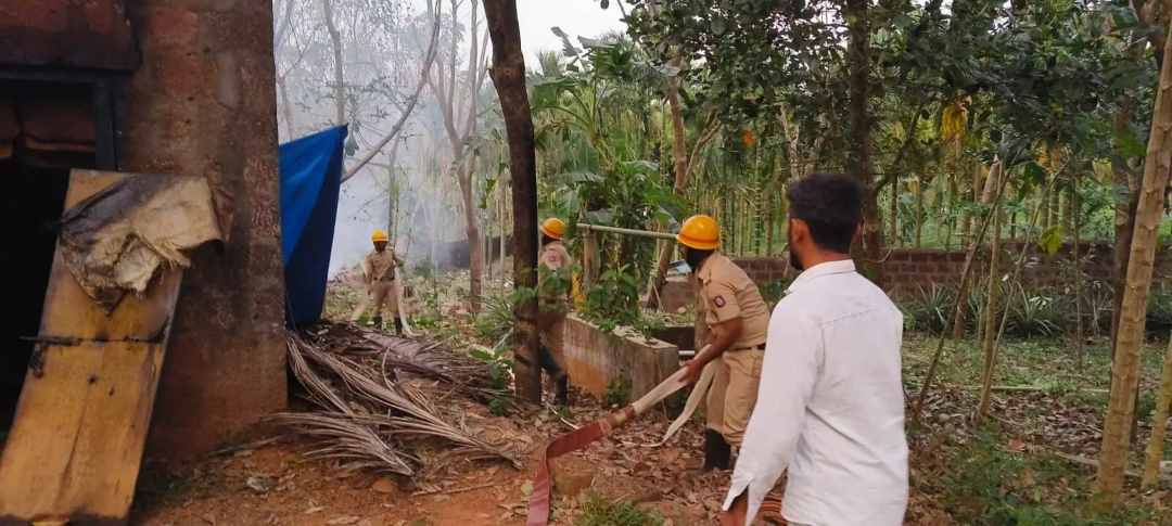 ಪಟಾಕಿ ತಯಾರಿಕ ಘಟಕ 1